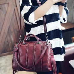 Sac Bandoulière Sac À Main^Sac à main clouté en cuir avec franges